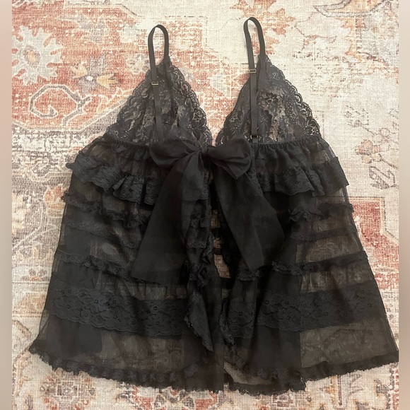 Victoria’s Secret lace lingerie - Picture 5 of 7